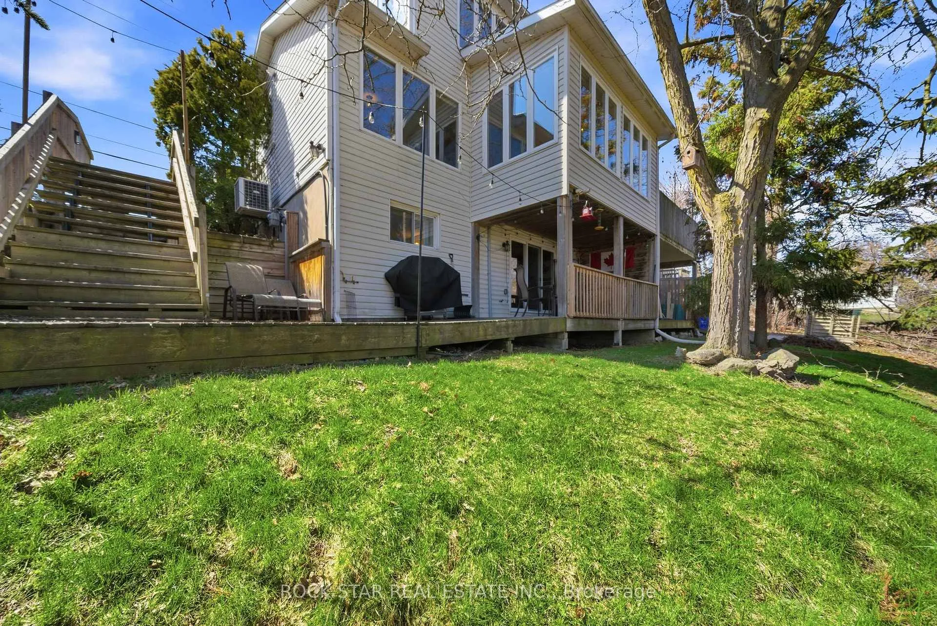 Photo 33 of 72 Martindale Road, St. Catharines, Grapeview — HOMEH