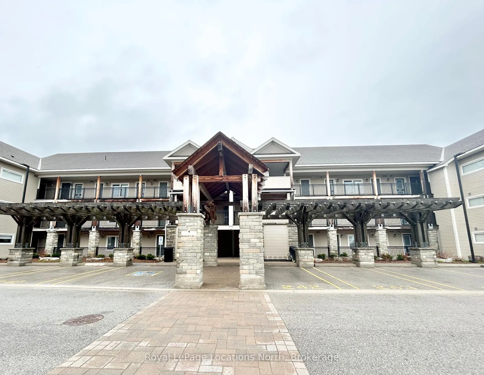 Front of Unit 28, 4 Cove Court
