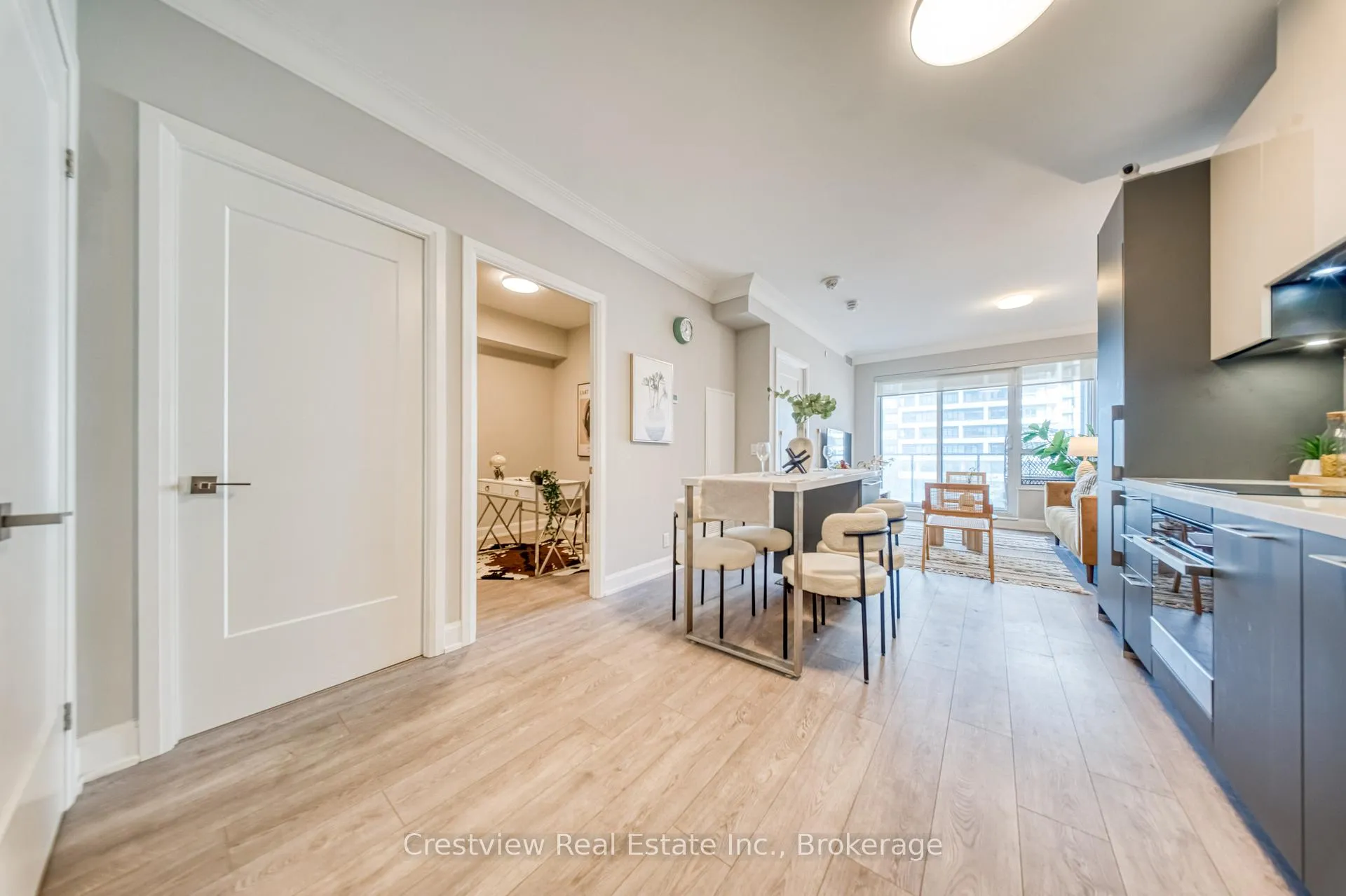 Photo 4 of Unit 309, 8 Water Walk Drive, Markham, Unionville — HOMEH