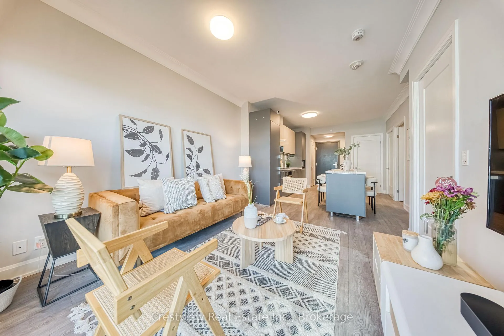 Photo 7 of Unit 309, 8 Water Walk Drive, Markham, Unionville — HOMEH