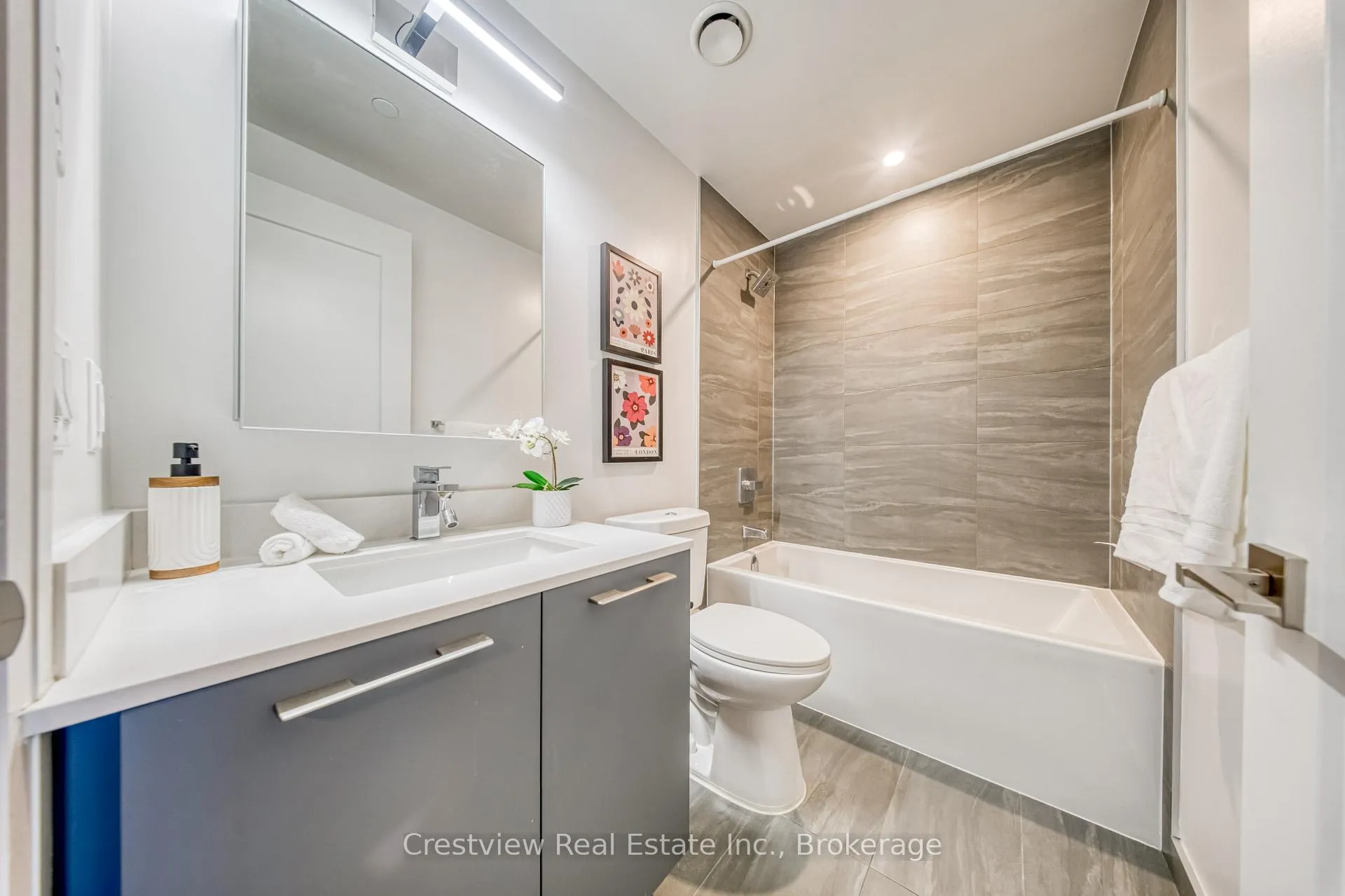 Photo 13 of Unit 309, 8 Water Walk Drive, Markham, Unionville — HOMEH