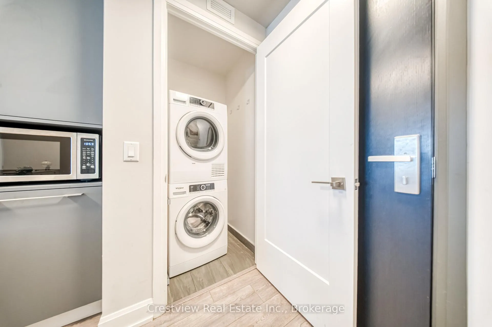 Photo 14 of Unit 309, 8 Water Walk Drive, Markham, Unionville — HOMEH