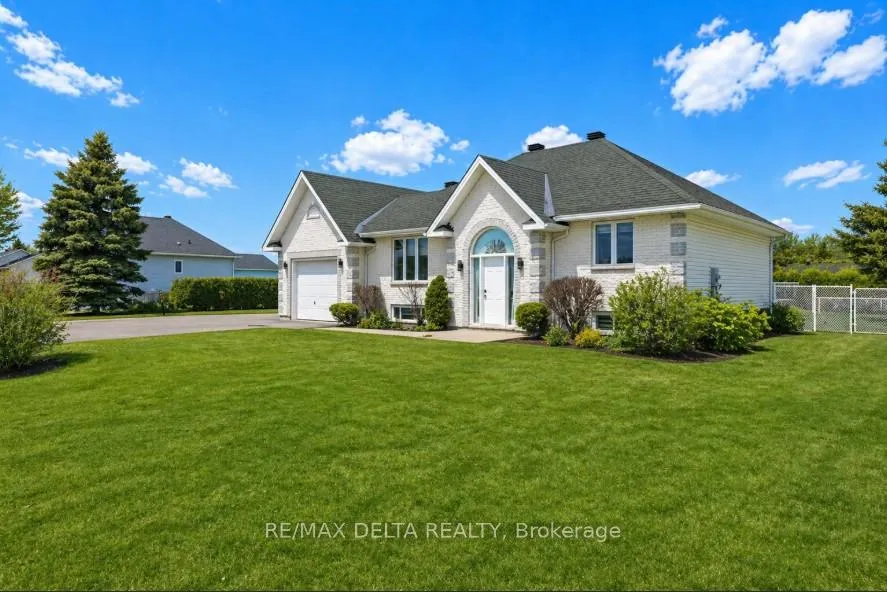 Photo 4 of 2031 Devine Road, Ottawa, Vars Village — HOMEH