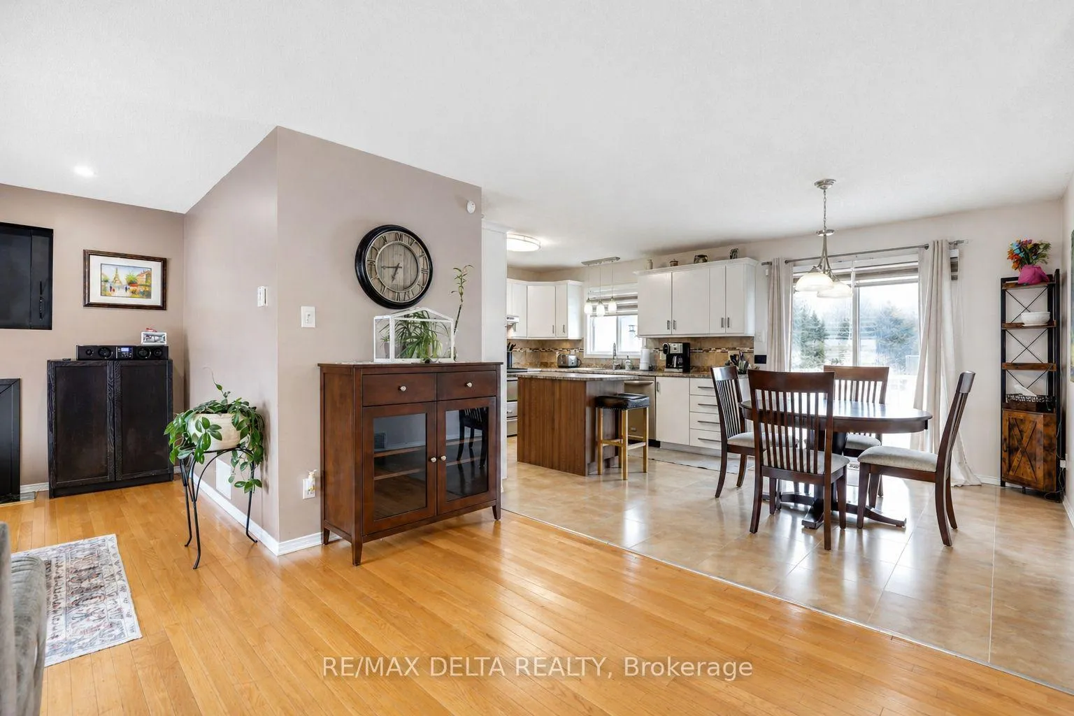 Photo 6 of 2031 Devine Road, Ottawa, Vars Village — HOMEH