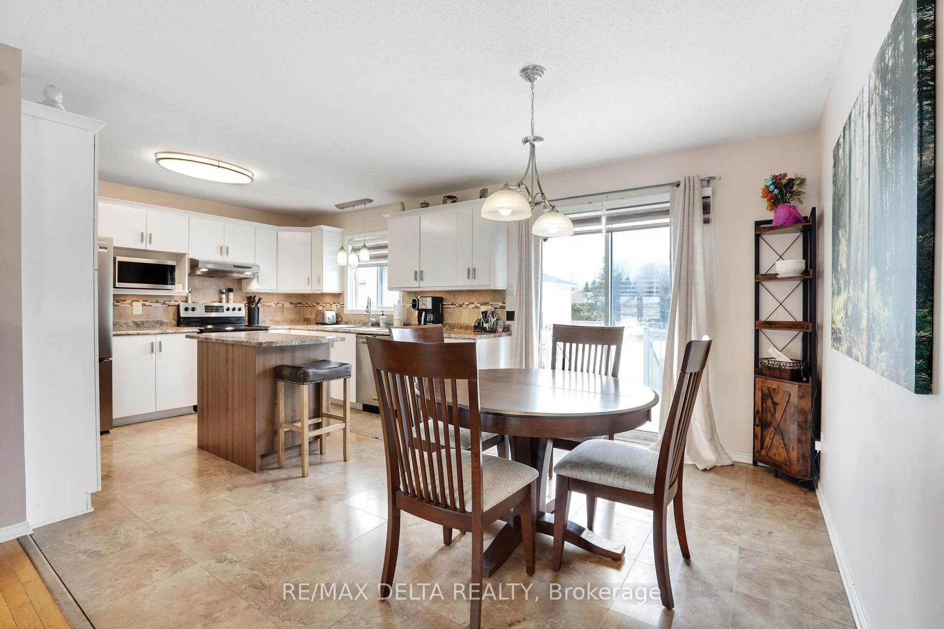 Photo 7 of 2031 Devine Road, Ottawa, Vars Village — HOMEH