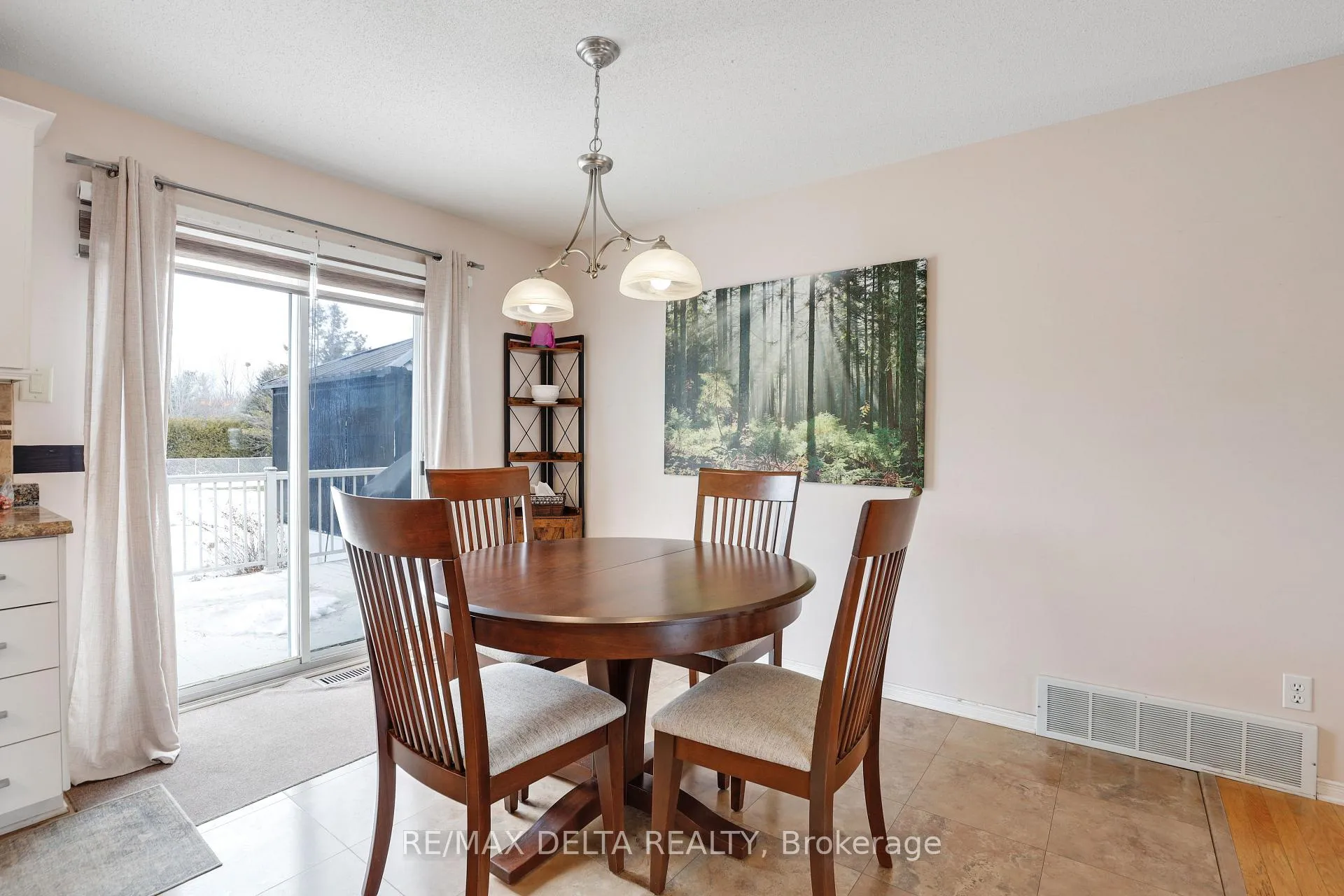 Photo 11 of 2031 Devine Road, Ottawa, Vars Village — HOMEH