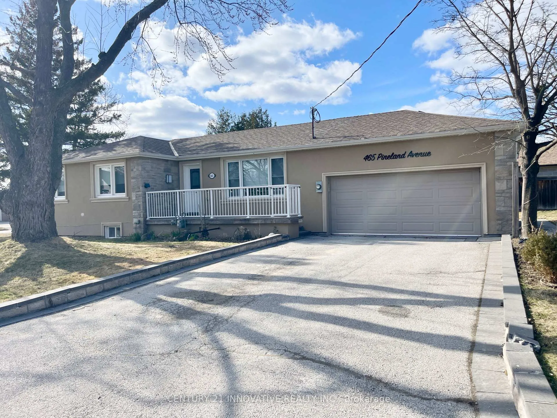 Front of 465 Pineland Avenue