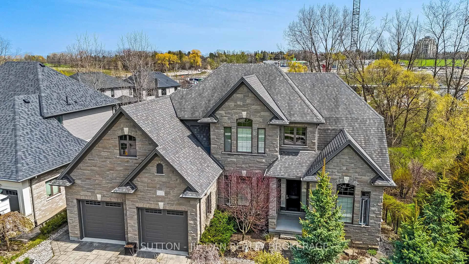 Front of 115 Pebblecreek Walk