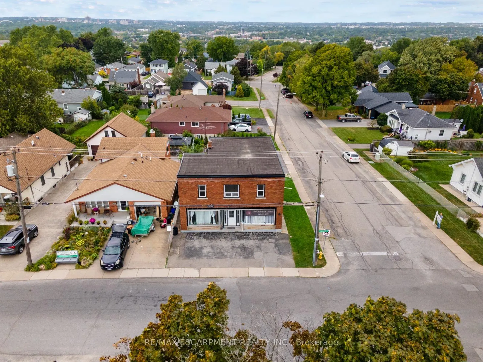 Photo 3 of 86 Townline Road W, St. Catharines, Burleigh Hill — HOMEH