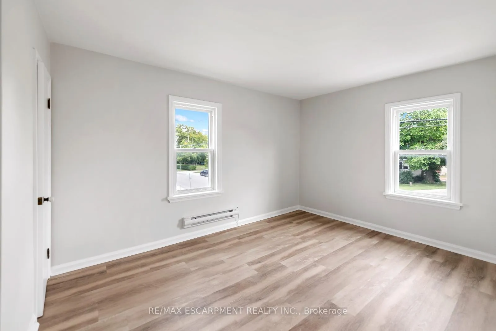 Photo 8 of 86 Townline Road W, St. Catharines, Burleigh Hill — HOMEH