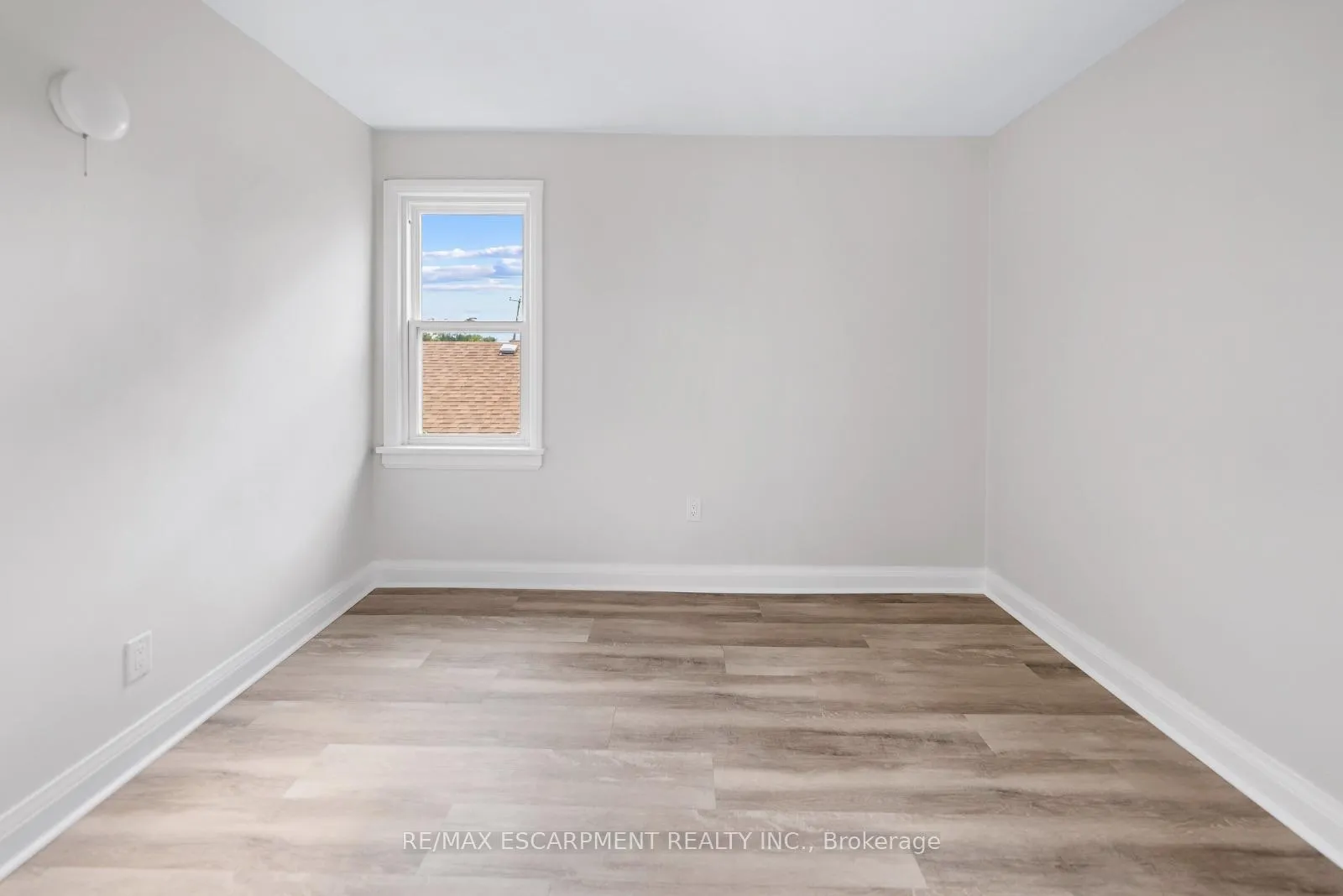 Photo 15 of 86 Townline Road W, St. Catharines, Burleigh Hill — HOMEH