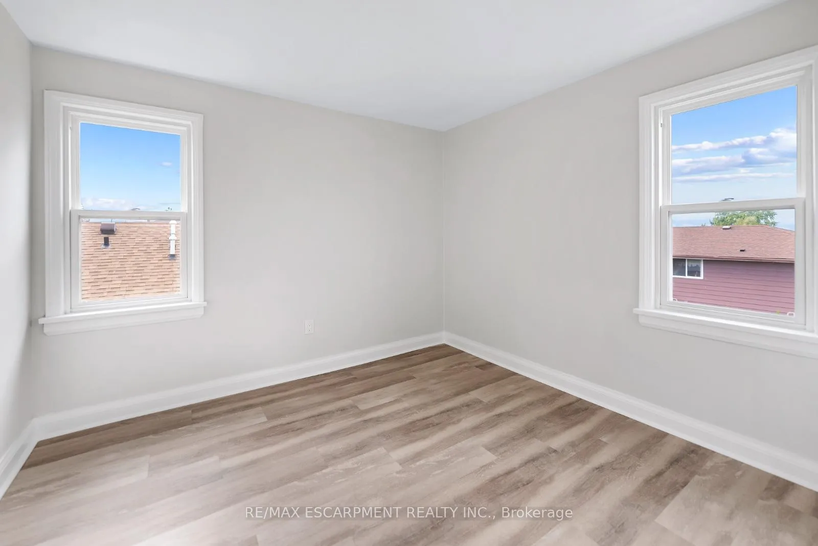 Photo 16 of 86 Townline Road W, St. Catharines, Burleigh Hill — HOMEH
