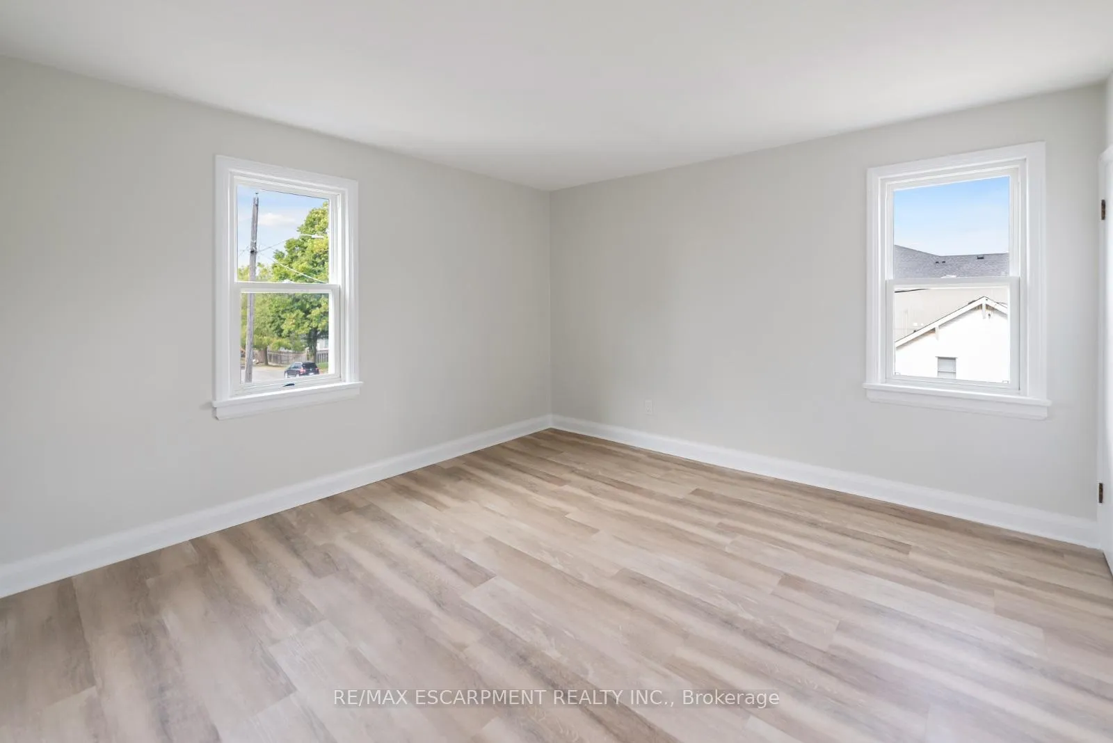 Photo 18 of 86 Townline Road W, St. Catharines, Burleigh Hill — HOMEH