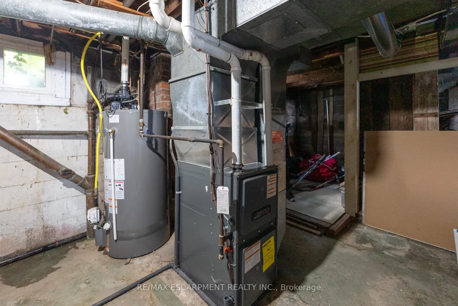 Photo 24 of 86 Townline Road W, St. Catharines, Burleigh Hill — HOMEH