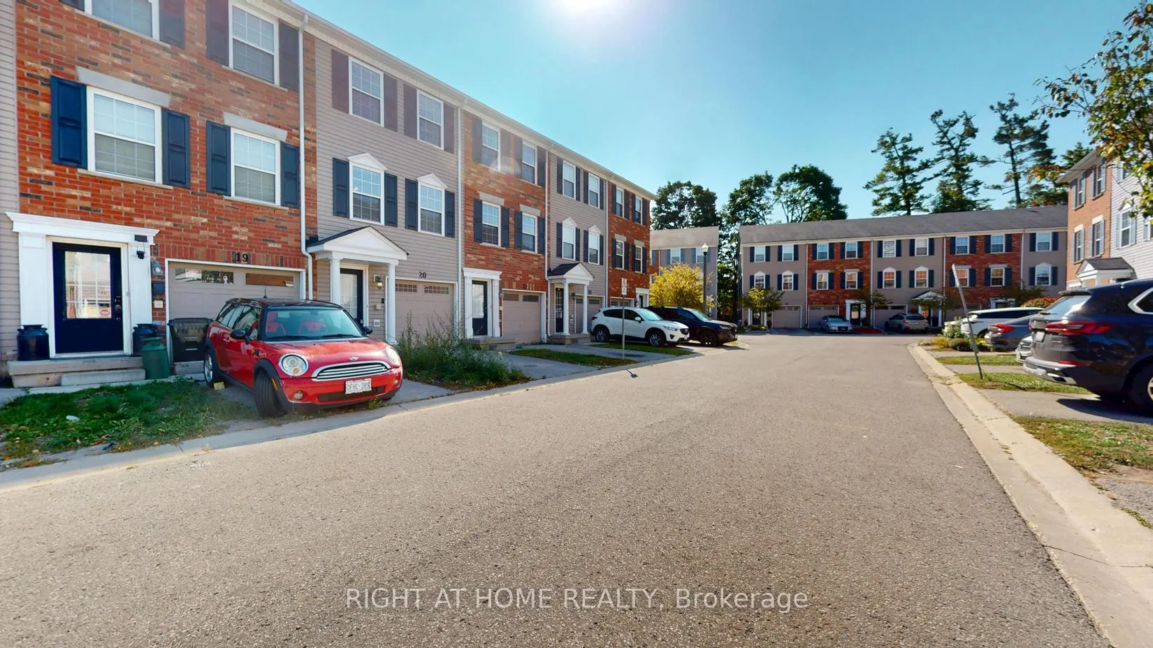 Photo 3 of Unit 20, 91 Coughlin Road, Barrie, Holly — HOMEH
