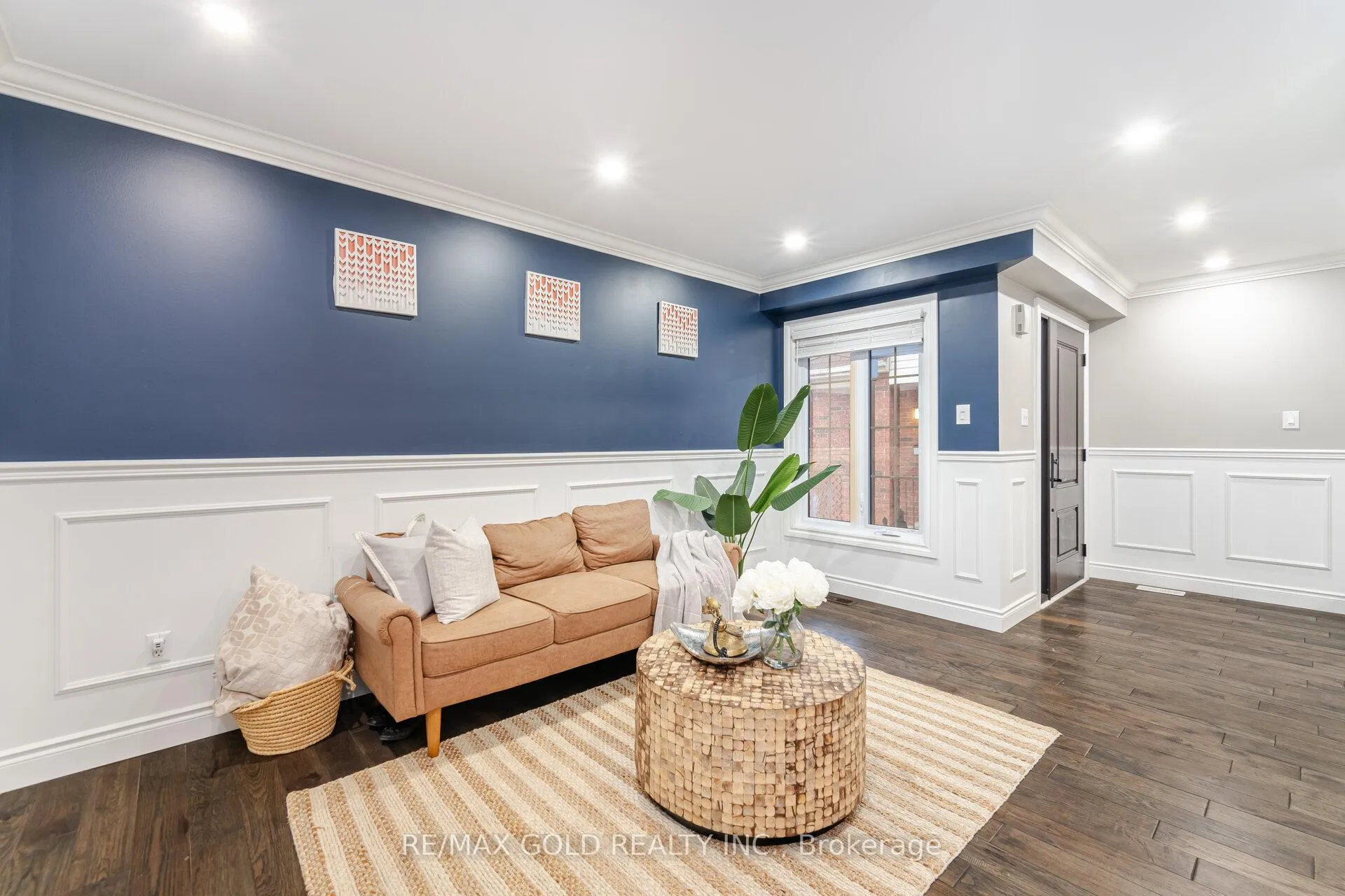 Photo 5 of 70 Curry Crescent, Halton Hills, Georgetown — HOMEH