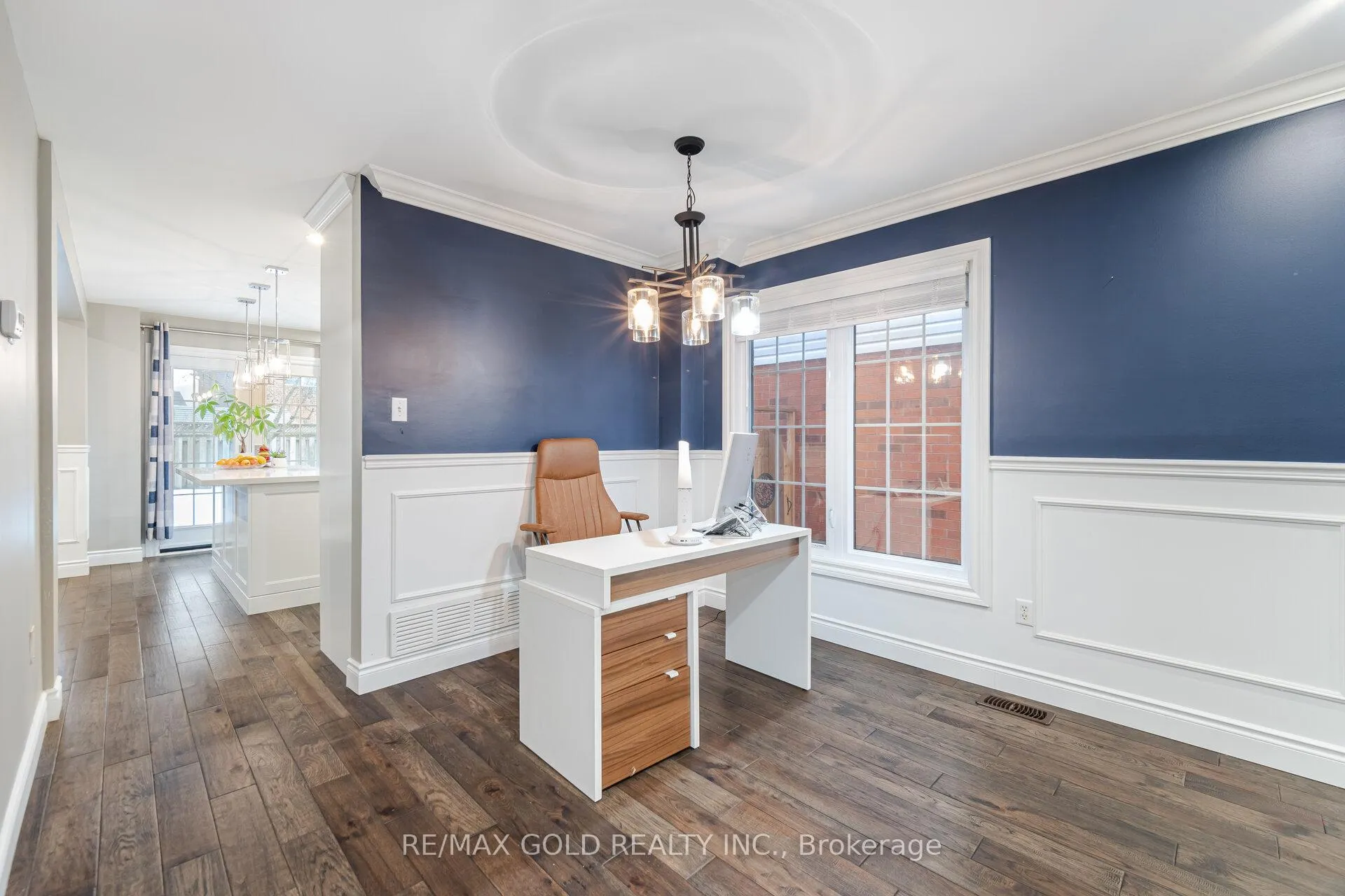 Photo 9 of 70 Curry Crescent, Halton Hills, Georgetown — HOMEH
