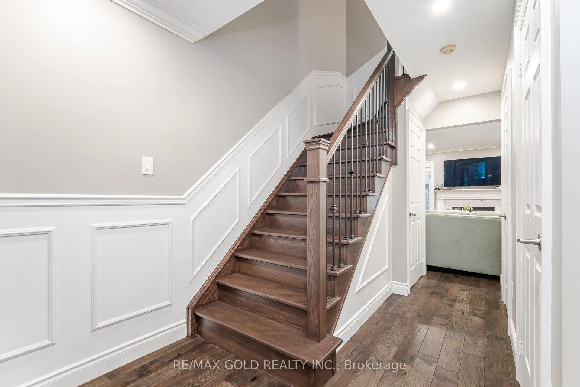 Photo 19 of 70 Curry Crescent, Halton Hills, Georgetown — HOMEH