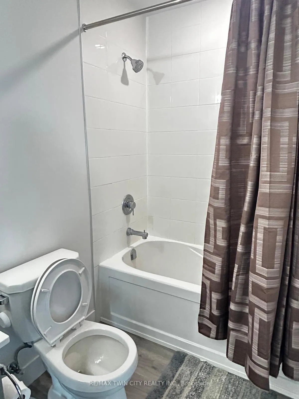 Photo 11 of Unit 303, 1000 Lackner Place, Kitchener — HOMEH