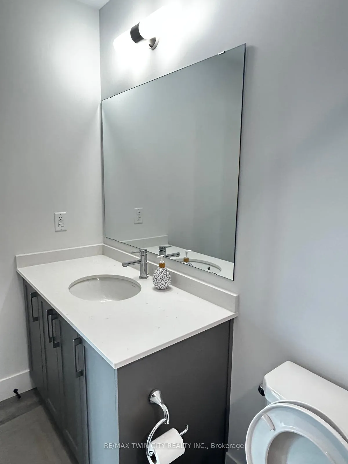 Photo 12 of Unit 303, 1000 Lackner Place, Kitchener — HOMEH