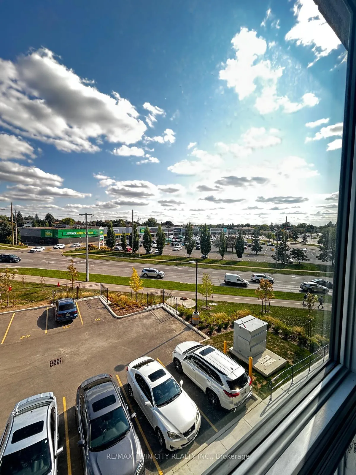 Photo 21 of Unit 303, 1000 Lackner Place, Kitchener — HOMEH