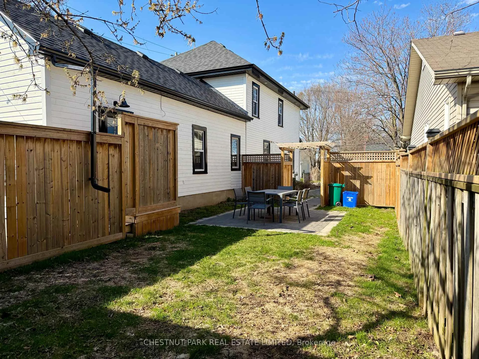 Photo 4 of 29 Johnson Street, Prince Edward County, Picton Ward — HOMEH