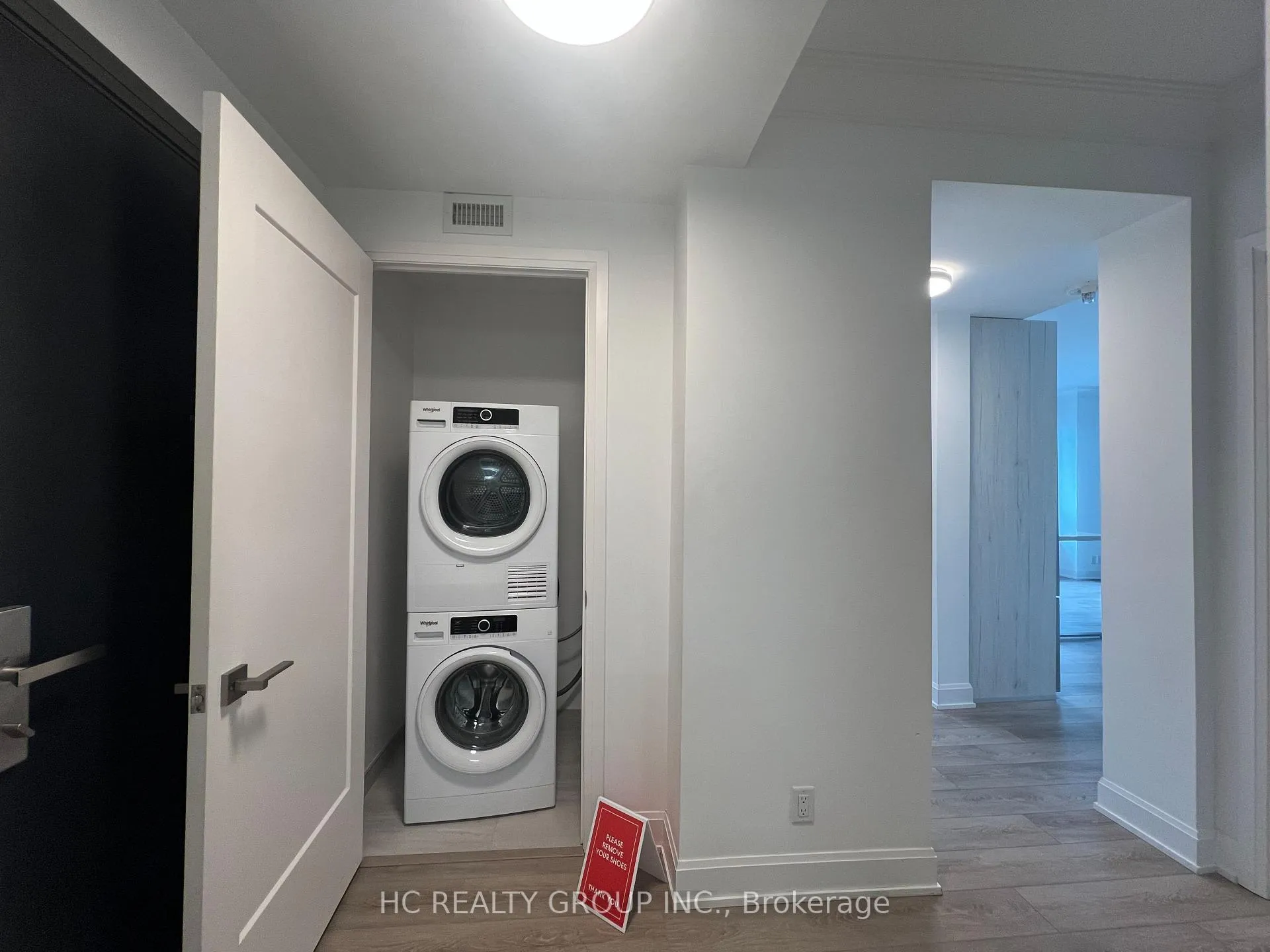 Photo 11 of Unit 305, 18 Water Walk Drive, Markham, Unionville — HOMEH