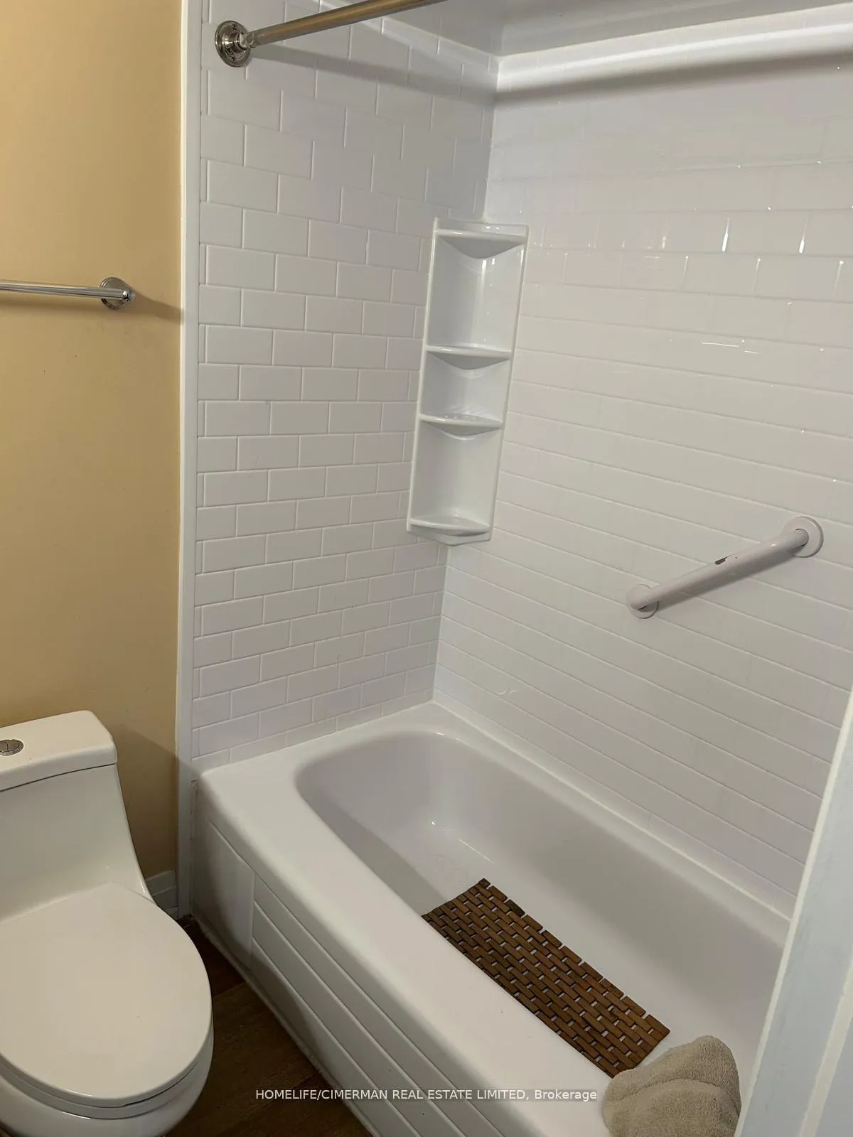 Photo 16 of Unit 46, 46 Foster Crescent, Brampton, Brampton North — HOMEH