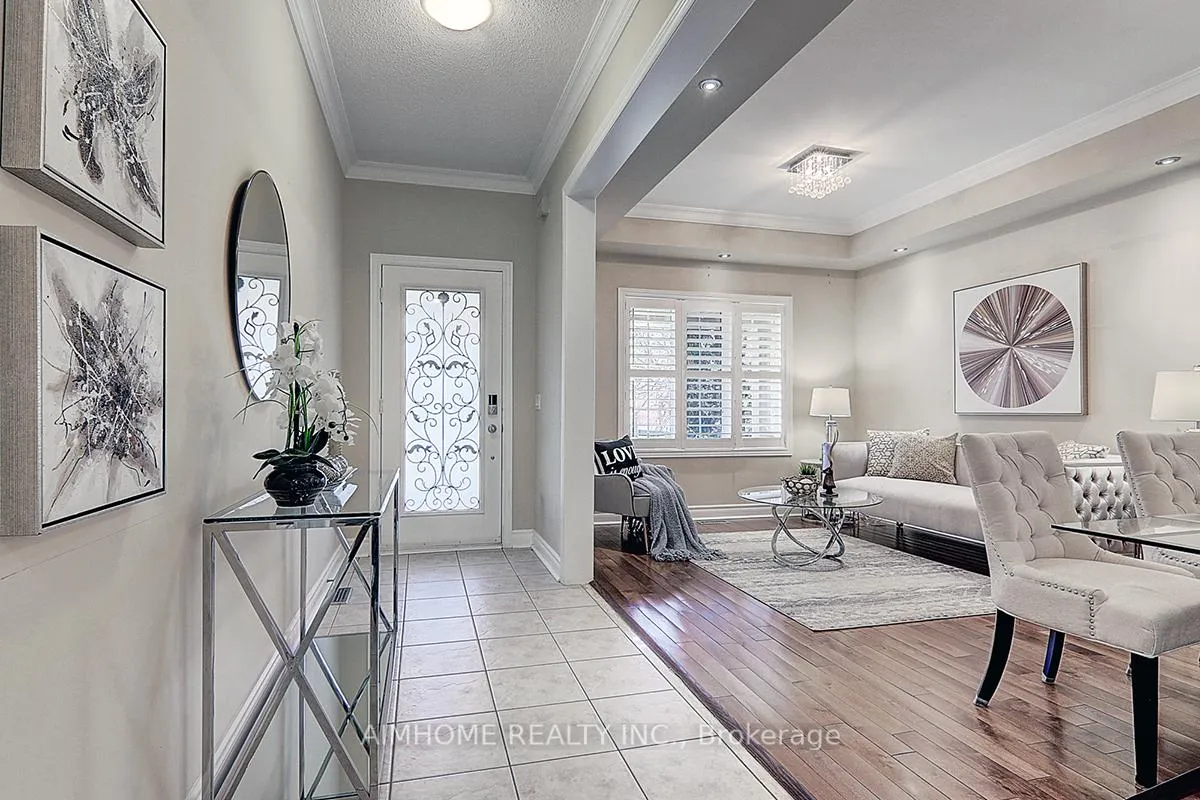 Photo 5 of 38 Rondeen Road, Vaughan, Patterson — HOMEH