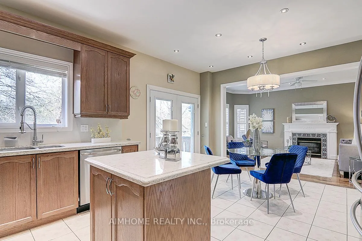 Photo 8 of 38 Rondeen Road, Vaughan, Patterson — HOMEH