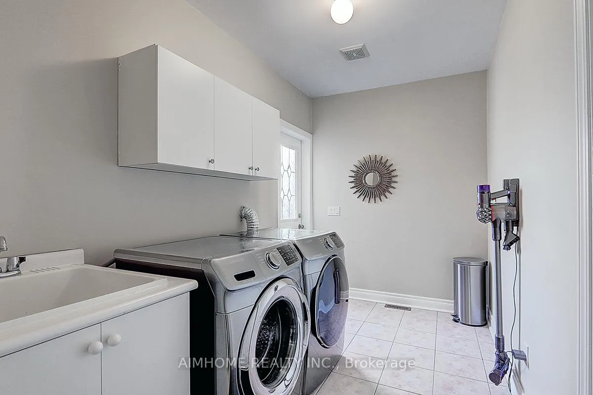 Photo 11 of 38 Rondeen Road, Vaughan, Patterson — HOMEH