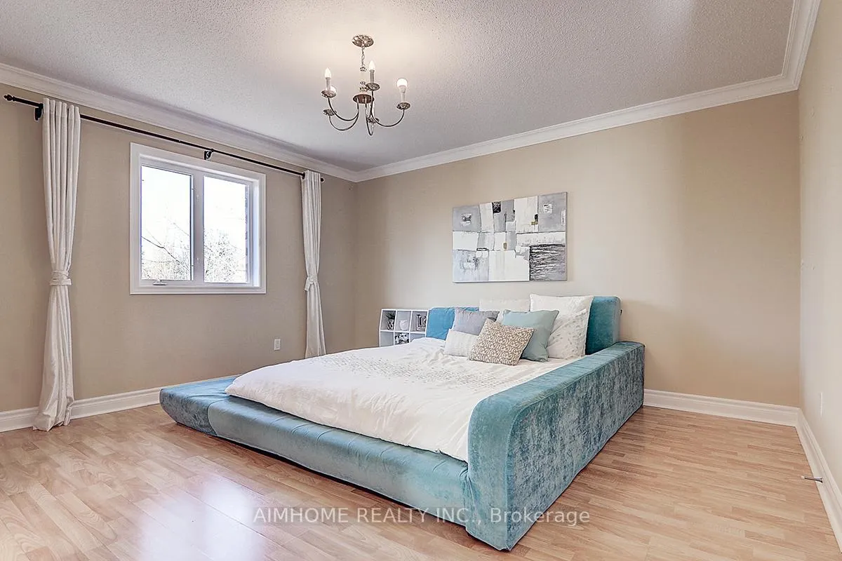 Photo 19 of 38 Rondeen Road, Vaughan, Patterson — HOMEH