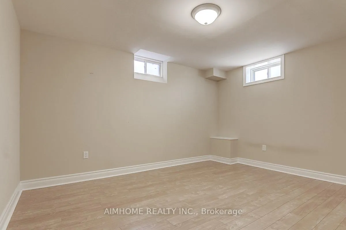 Photo 20 of 38 Rondeen Road, Vaughan, Patterson — HOMEH