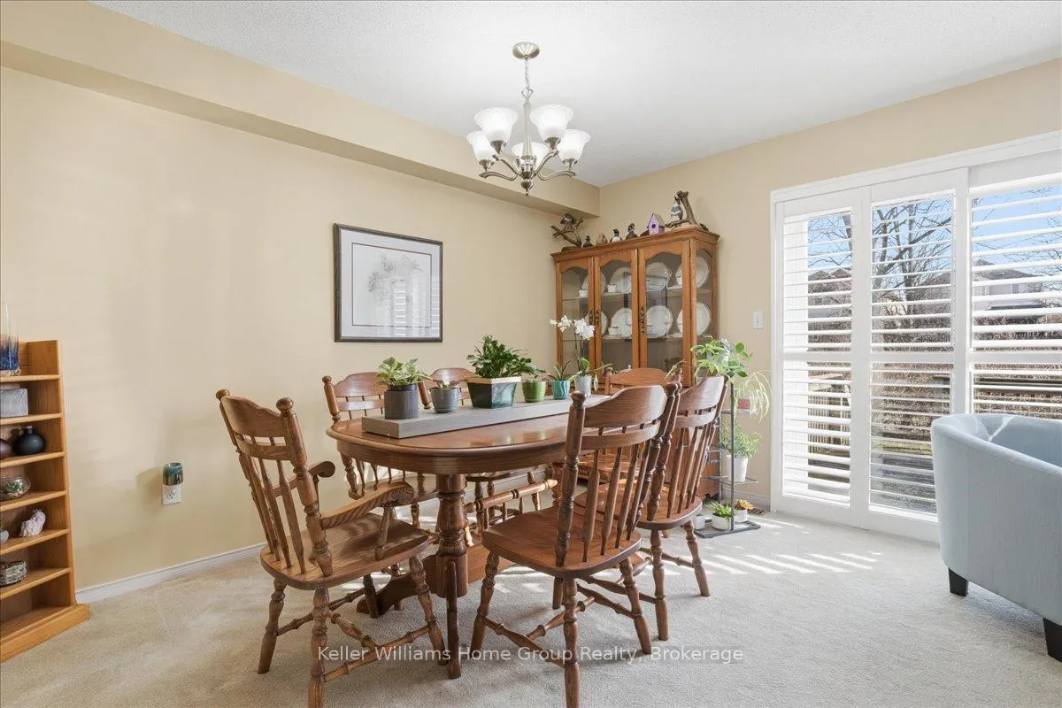 Photo 9 of 38 Roehampton Crescent, Guelph, Pineridge/Westminster Woods — HOMEH