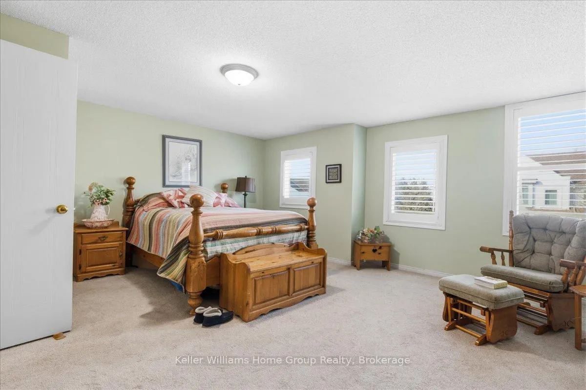 Photo 10 of 38 Roehampton Crescent, Guelph, Pineridge/Westminster Woods — HOMEH