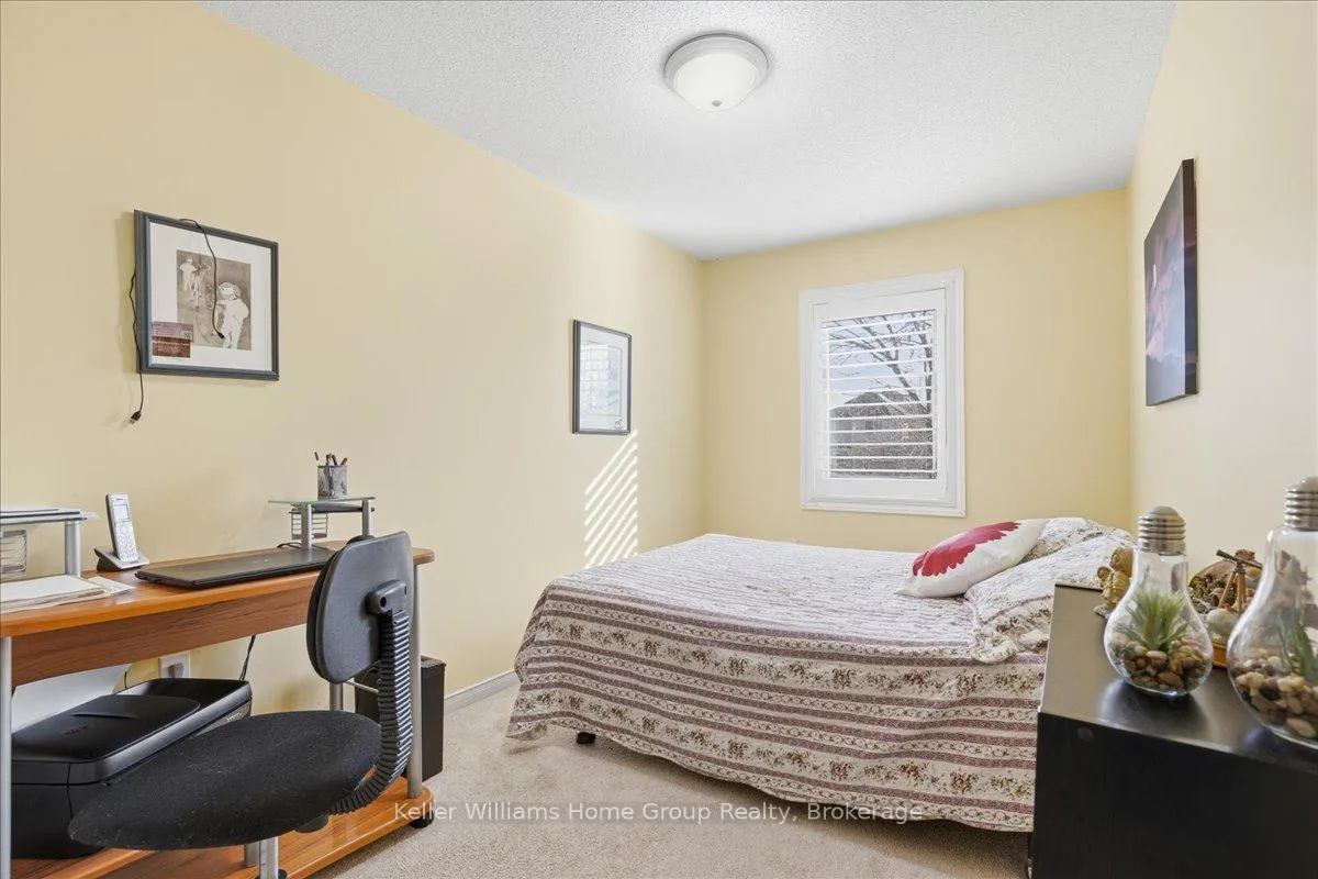 Photo 17 of 38 Roehampton Crescent, Guelph, Pineridge/Westminster Woods — HOMEH