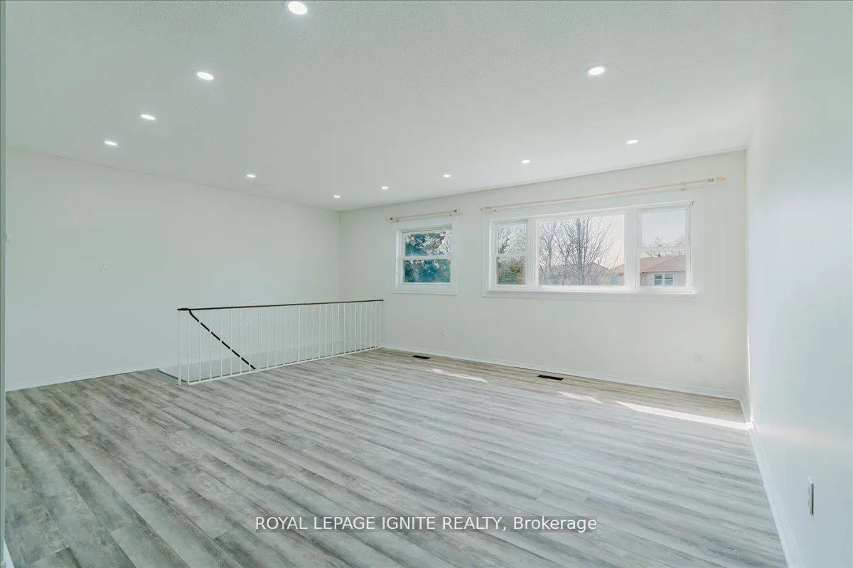 Photo 7 of 1389 Palmetto Drive, Oshawa, Samac — HOMEH