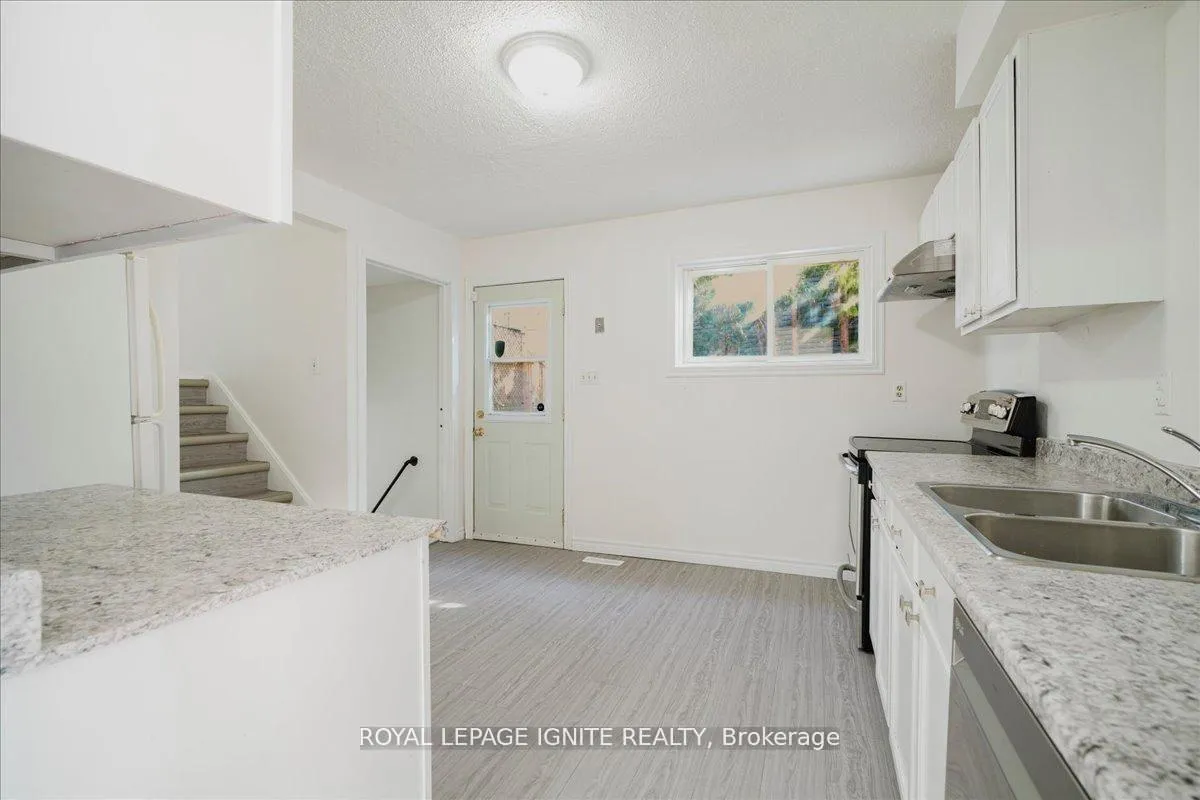 Photo 11 of 1389 Palmetto Drive, Oshawa, Samac — HOMEH