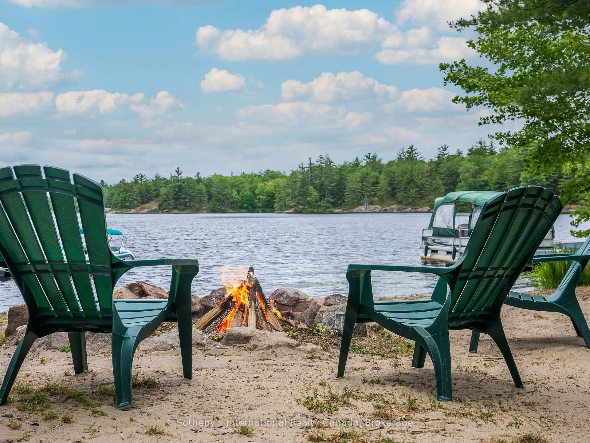 Photo 2 of 1040 Kahshe, Gravenhurst, Morrison — HOMEH