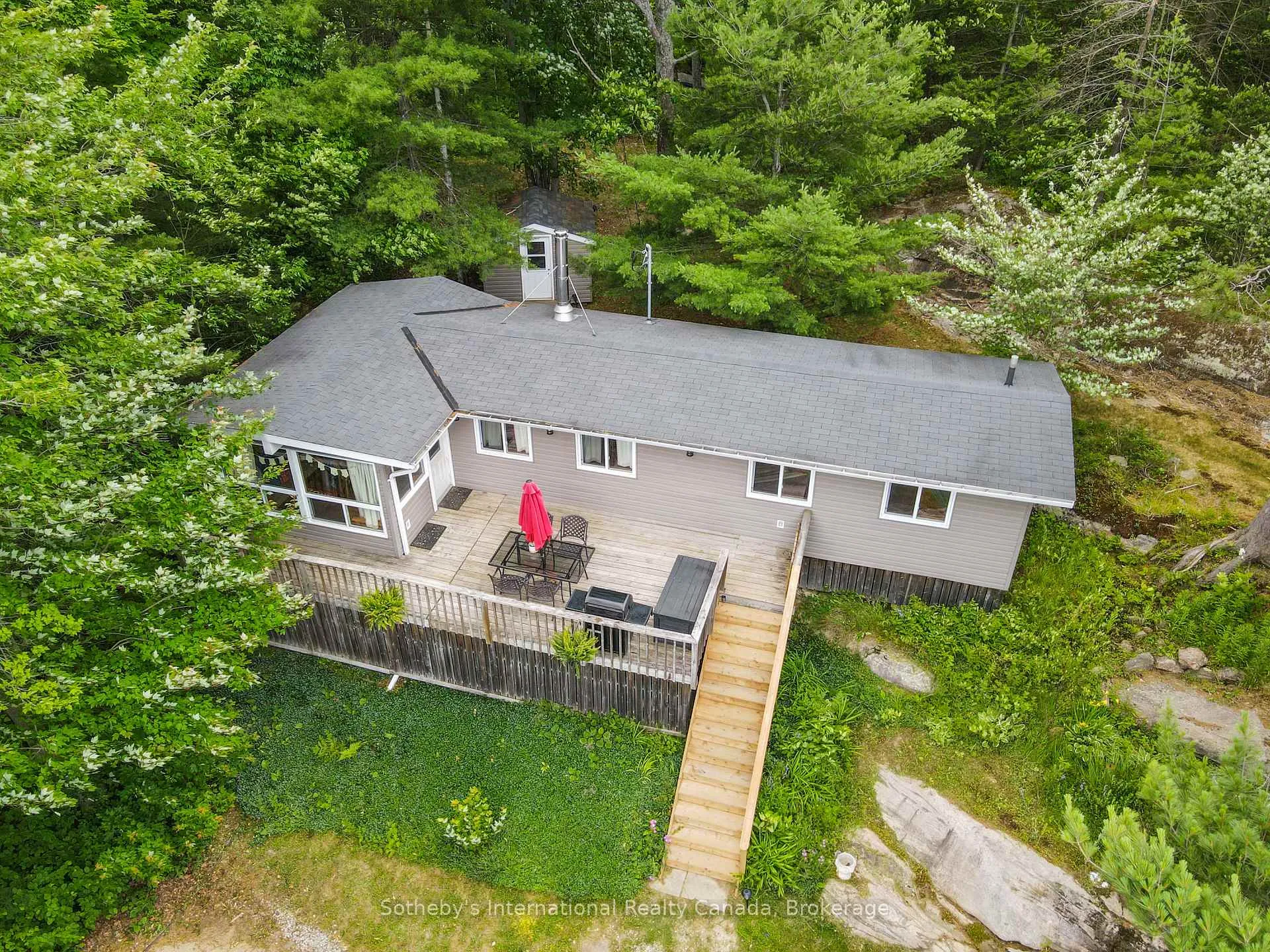 Photo 4 of 1040 Kahshe, Gravenhurst, Morrison — HOMEH