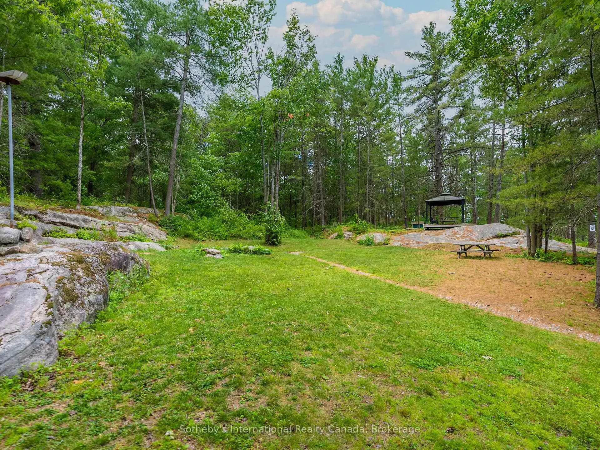 Photo 29 of 1040 Kahshe, Gravenhurst, Morrison — HOMEH