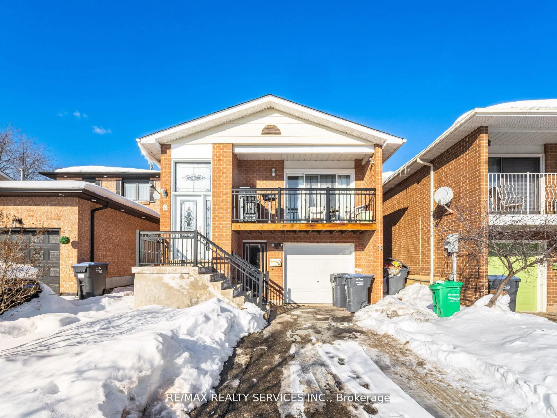 Front of Unit LOWER, 8 Deerpark Crescent S