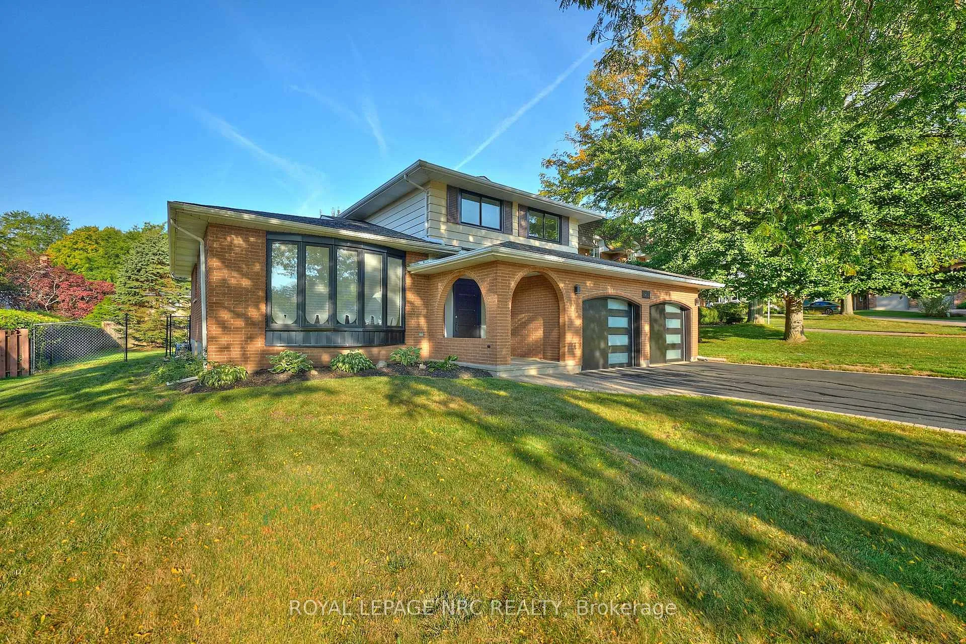 Photo 3 of 10 Willowdale Court, Pelham, Fonthill — HOMEH