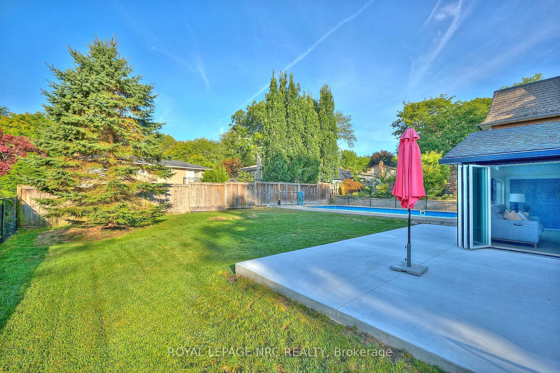 Photo 7 of 10 Willowdale Court, Pelham, Fonthill — HOMEH