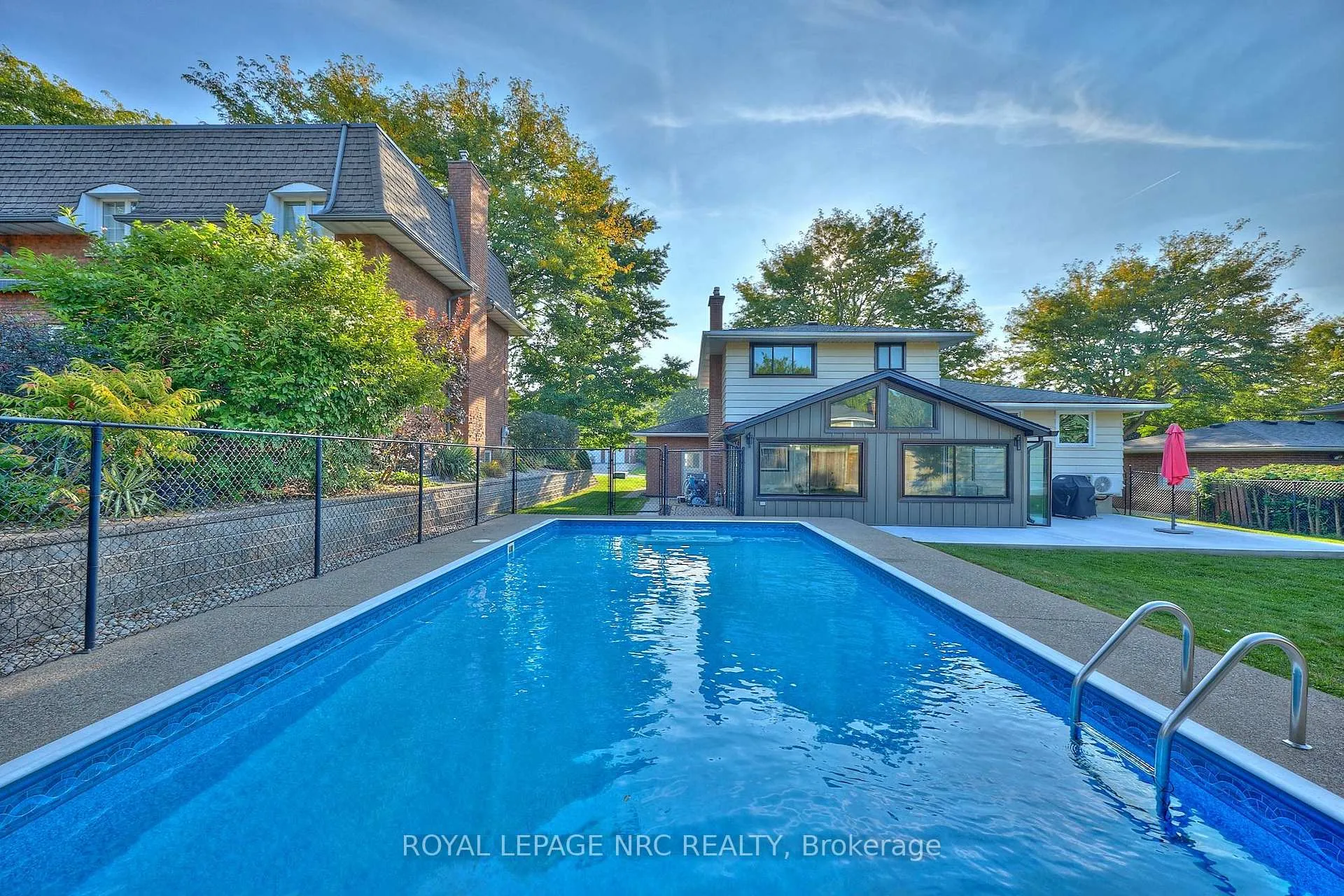 Photo 8 of 10 Willowdale Court, Pelham, Fonthill — HOMEH