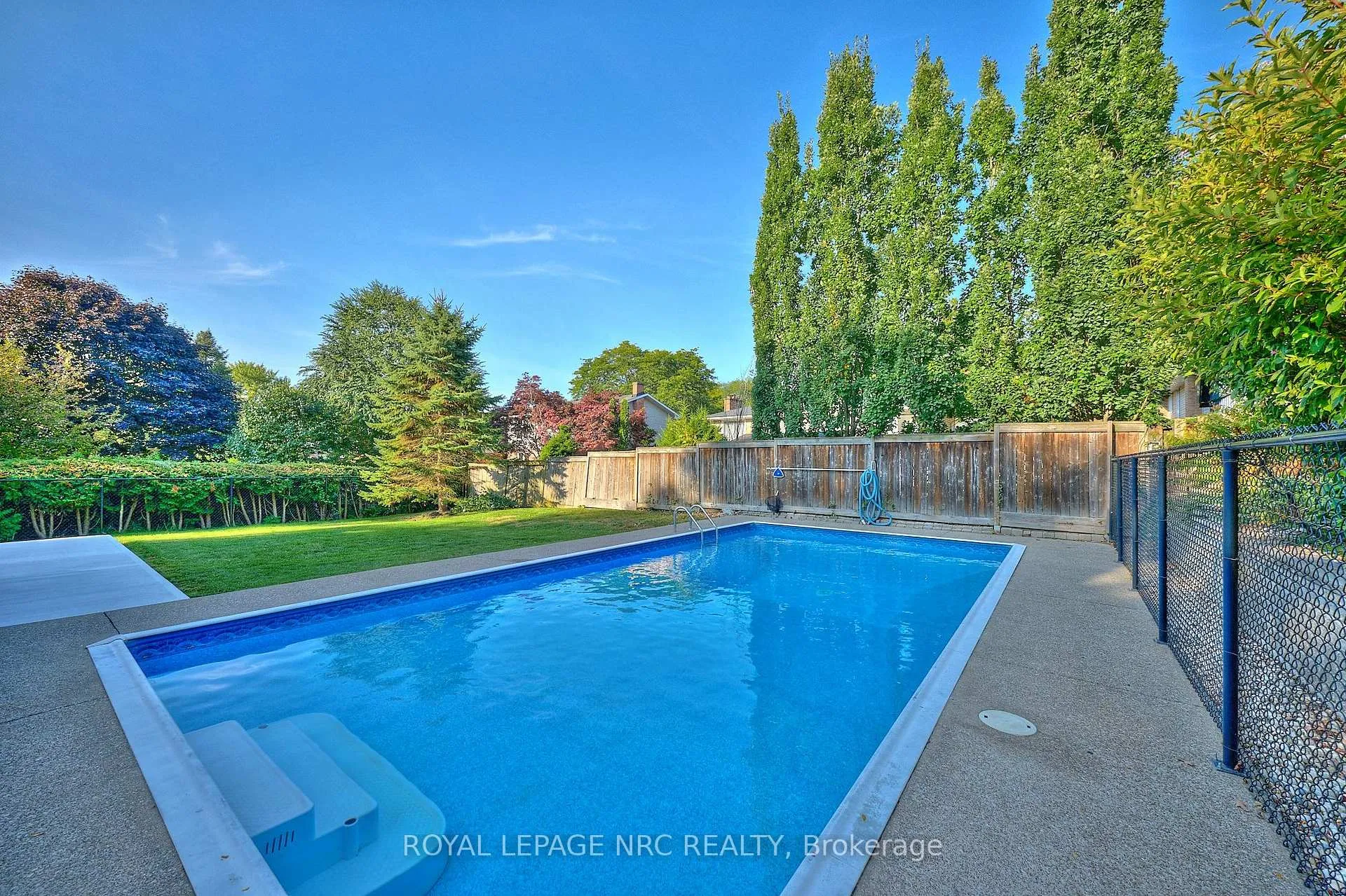 Photo 10 of 10 Willowdale Court, Pelham, Fonthill — HOMEH