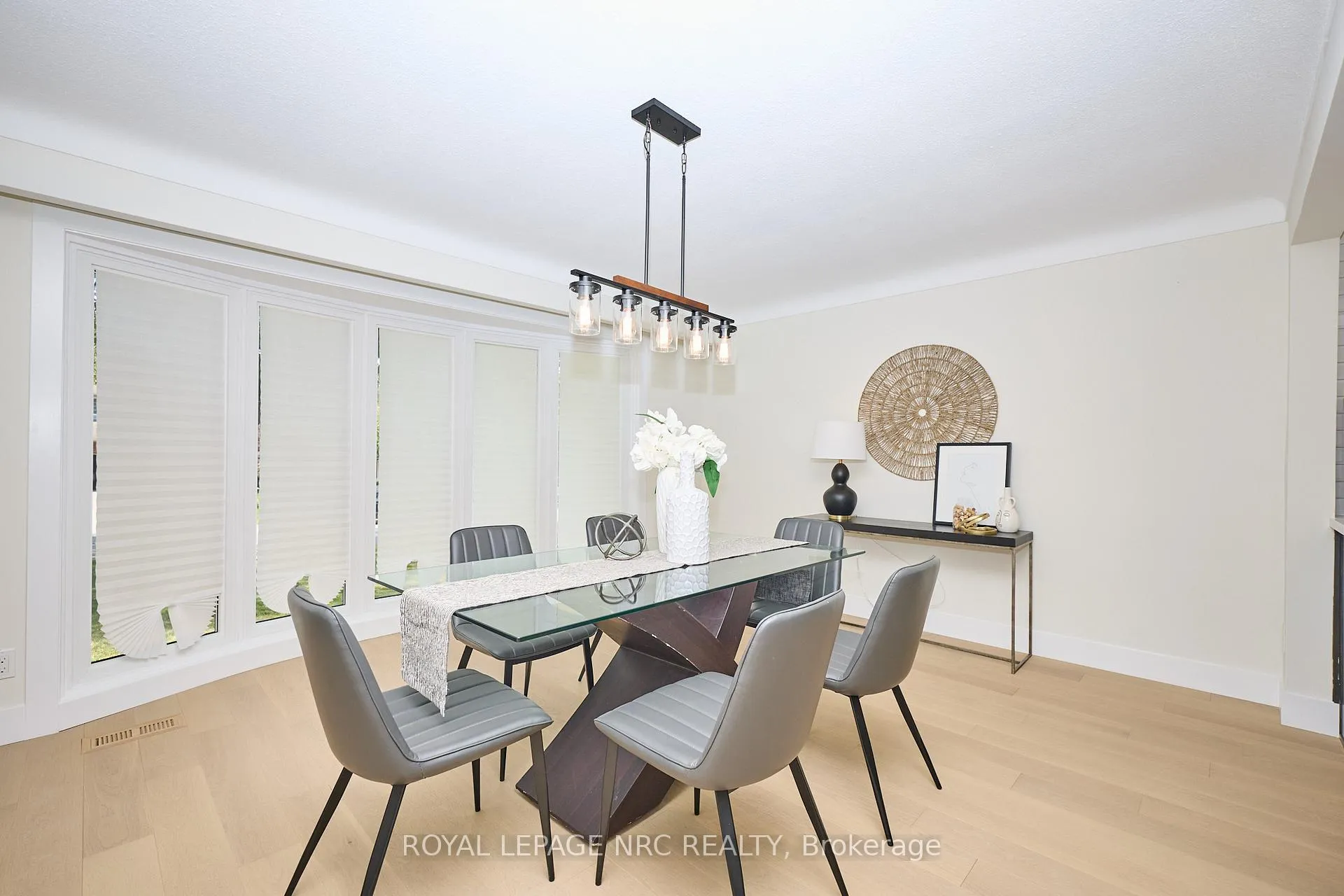 Photo 13 of 10 Willowdale Court, Pelham, Fonthill — HOMEH