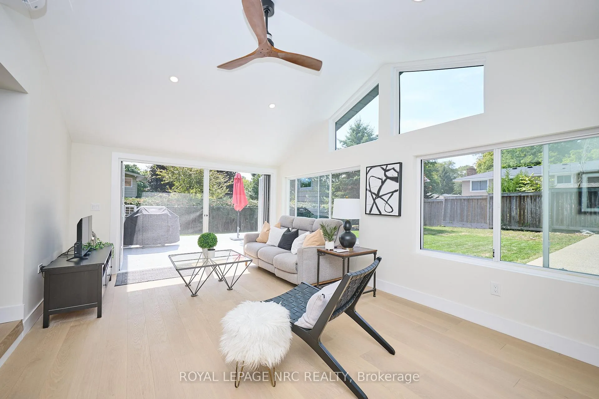 Photo 27 of 10 Willowdale Court, Pelham, Fonthill — HOMEH