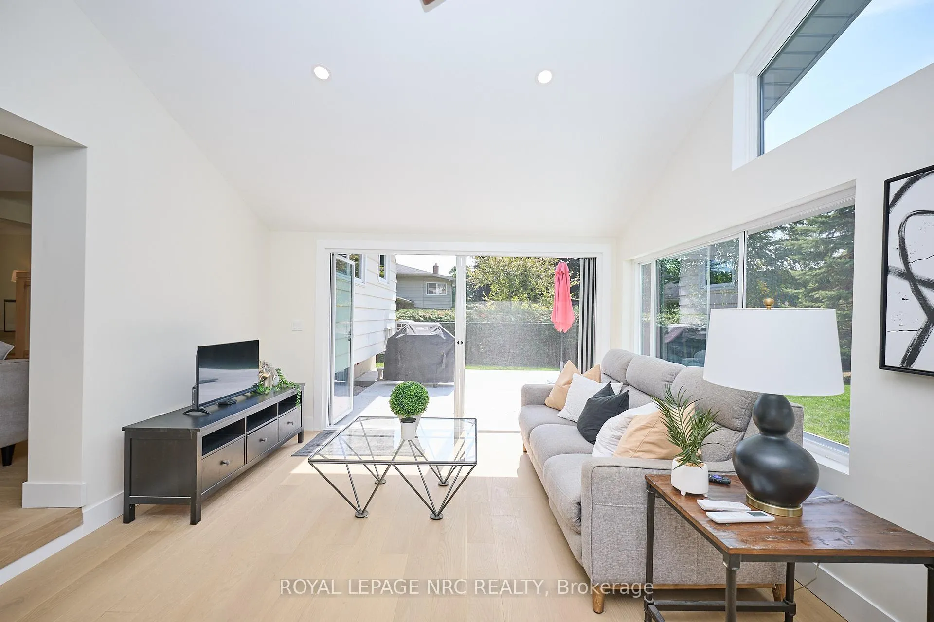 Photo 28 of 10 Willowdale Court, Pelham, Fonthill — HOMEH