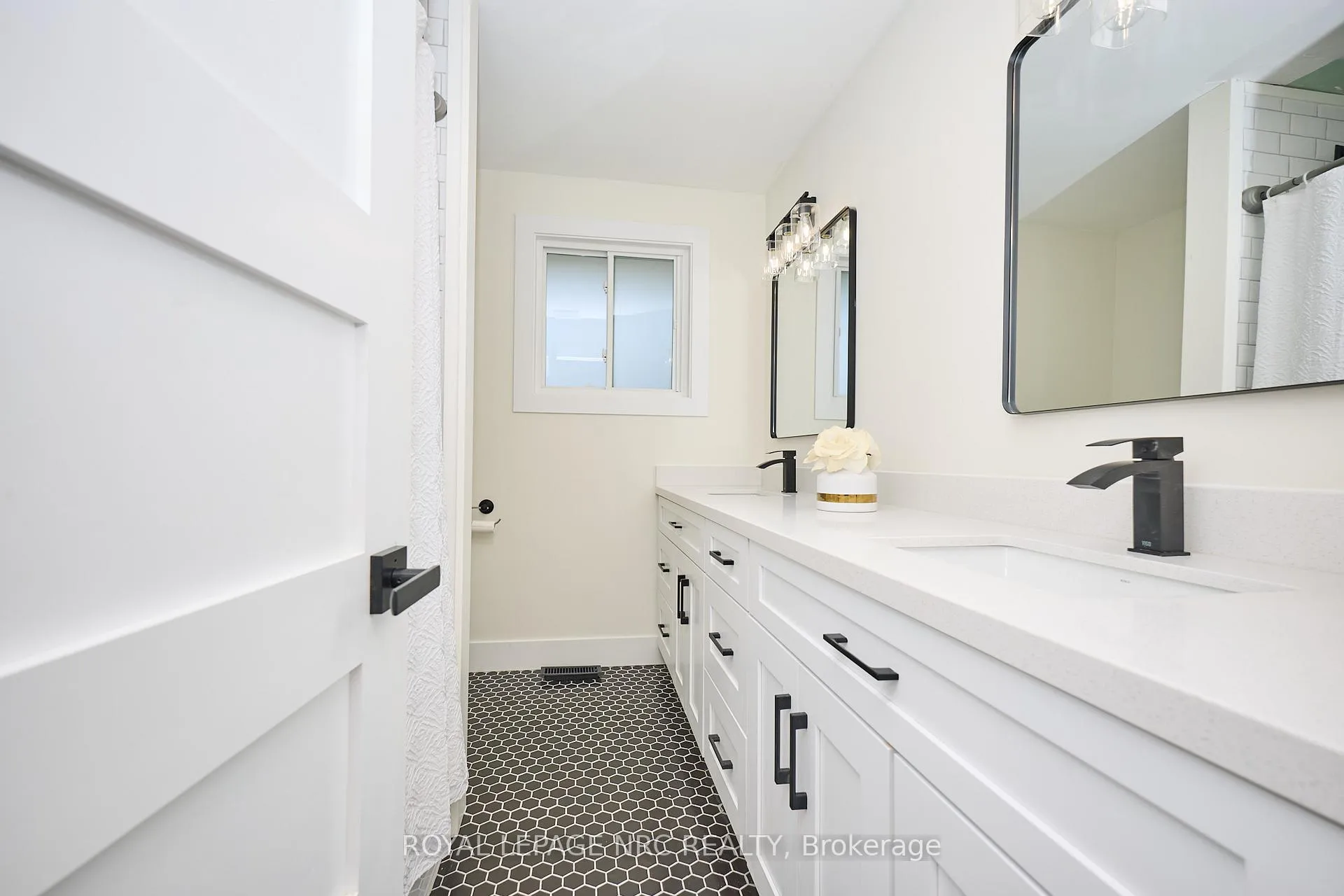 Photo 31 of 10 Willowdale Court, Pelham, Fonthill — HOMEH